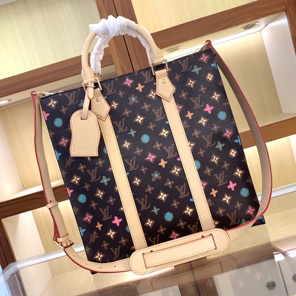 ルイヴィトンバッグ背面デザイン